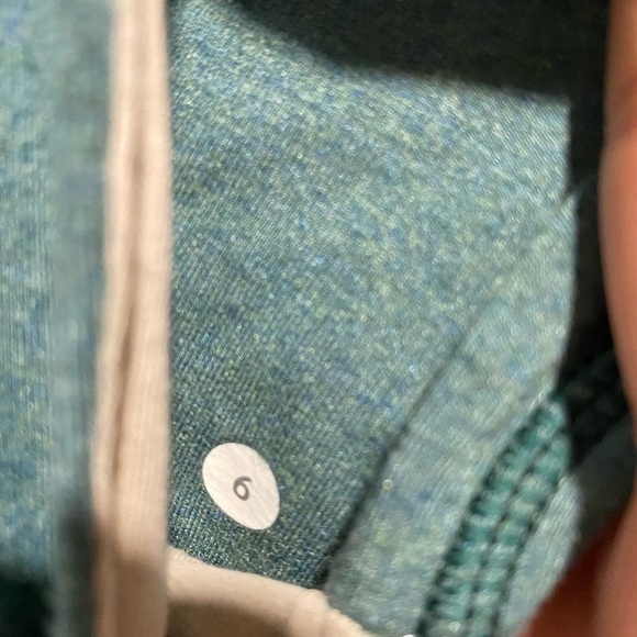 COPY - LULULEMON Serenity Hoodie in Green - Size US6 - Picture 7 of 7